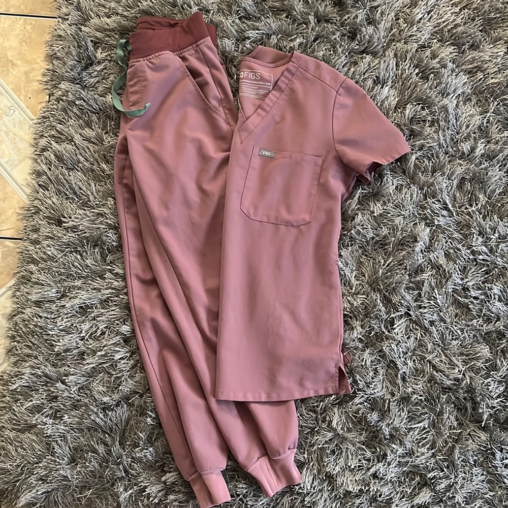 Figs scrubs